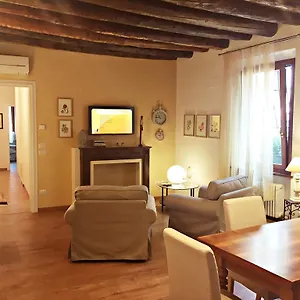 Wallace Luxury Verona